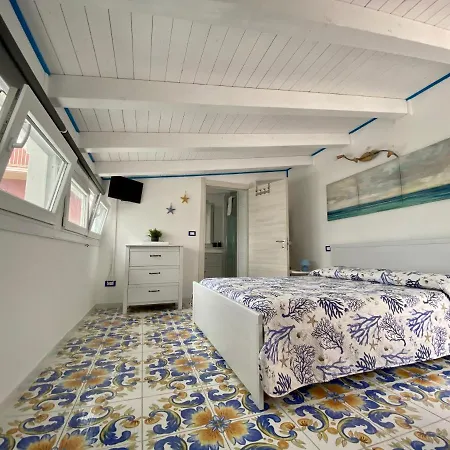 Casa Campisi A 100 Mt Dal Mare Gæstehus 3*