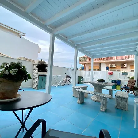 Casa Campisi A 100 Mt Dal Mare 招待所 3*