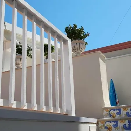 招待所 Casa Campisi A 100 Mt Dal Mare 3*