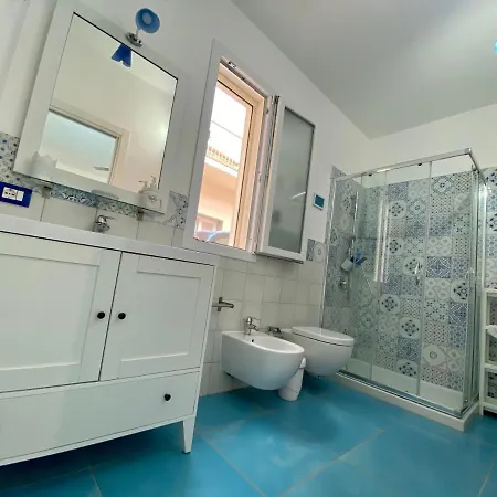 ゲストハウス Casa Campisi A 100 Mt Dal Mare 3*