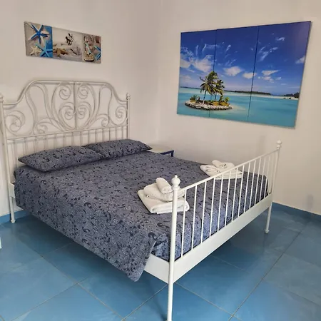 Casa Campisi A 100 Mt Dal Mare 3*